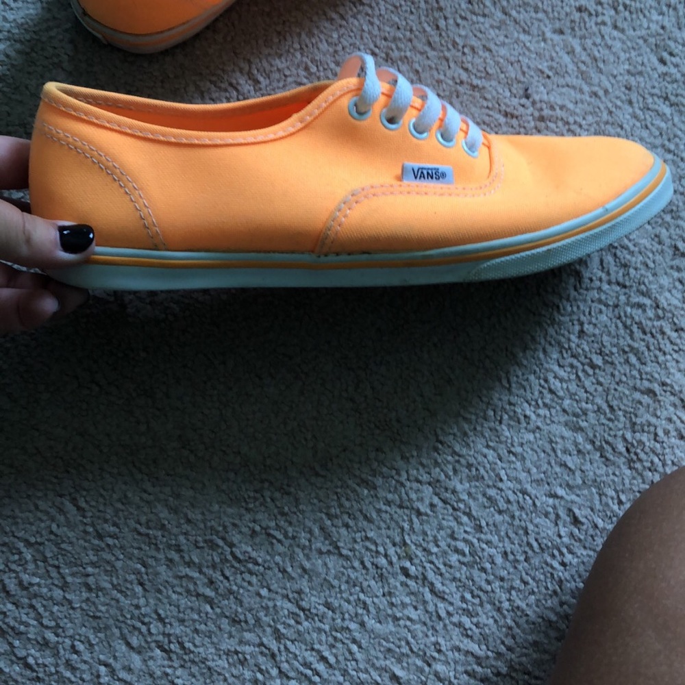 Vans tennis shoes